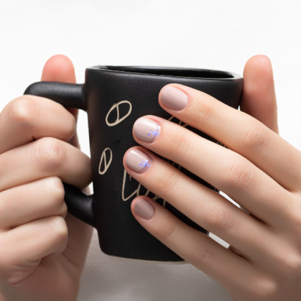 GEL POLISH  W MANICURE HAND OFFER -