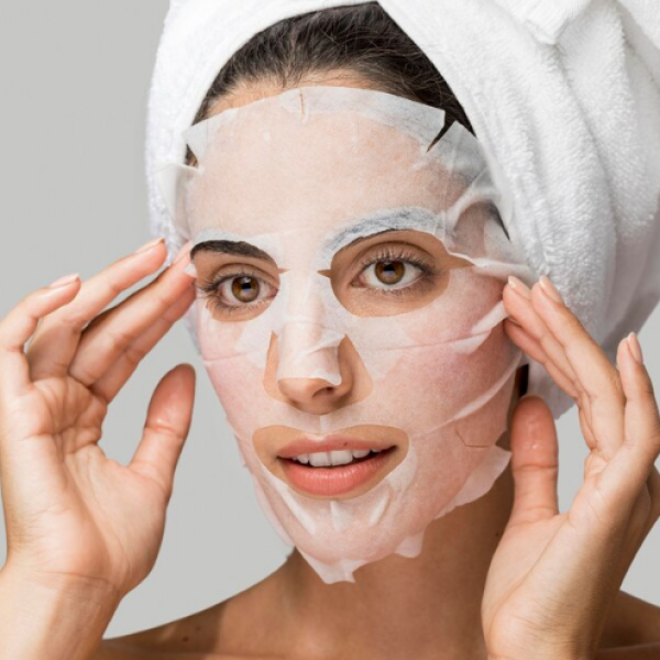 COLLAGEN FACIAL WITH EYEBAG TREATMENT - كولاجن فاسيال مع علاج إيباغ